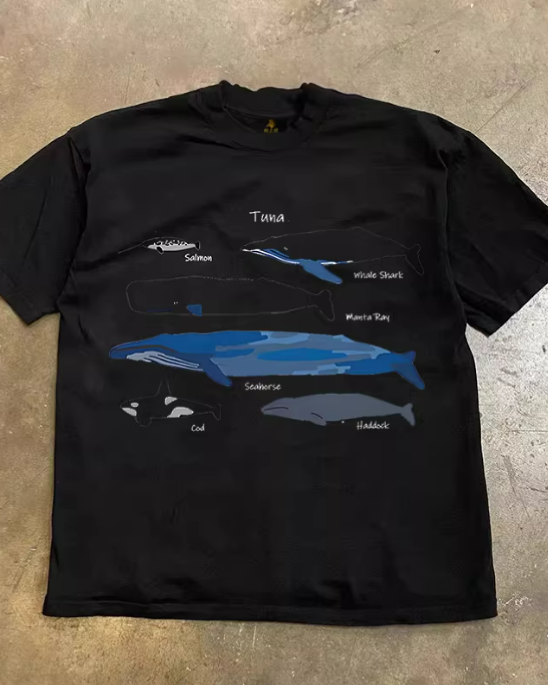 半袖デザインTシャツ(シニカル・ホエール)E01107