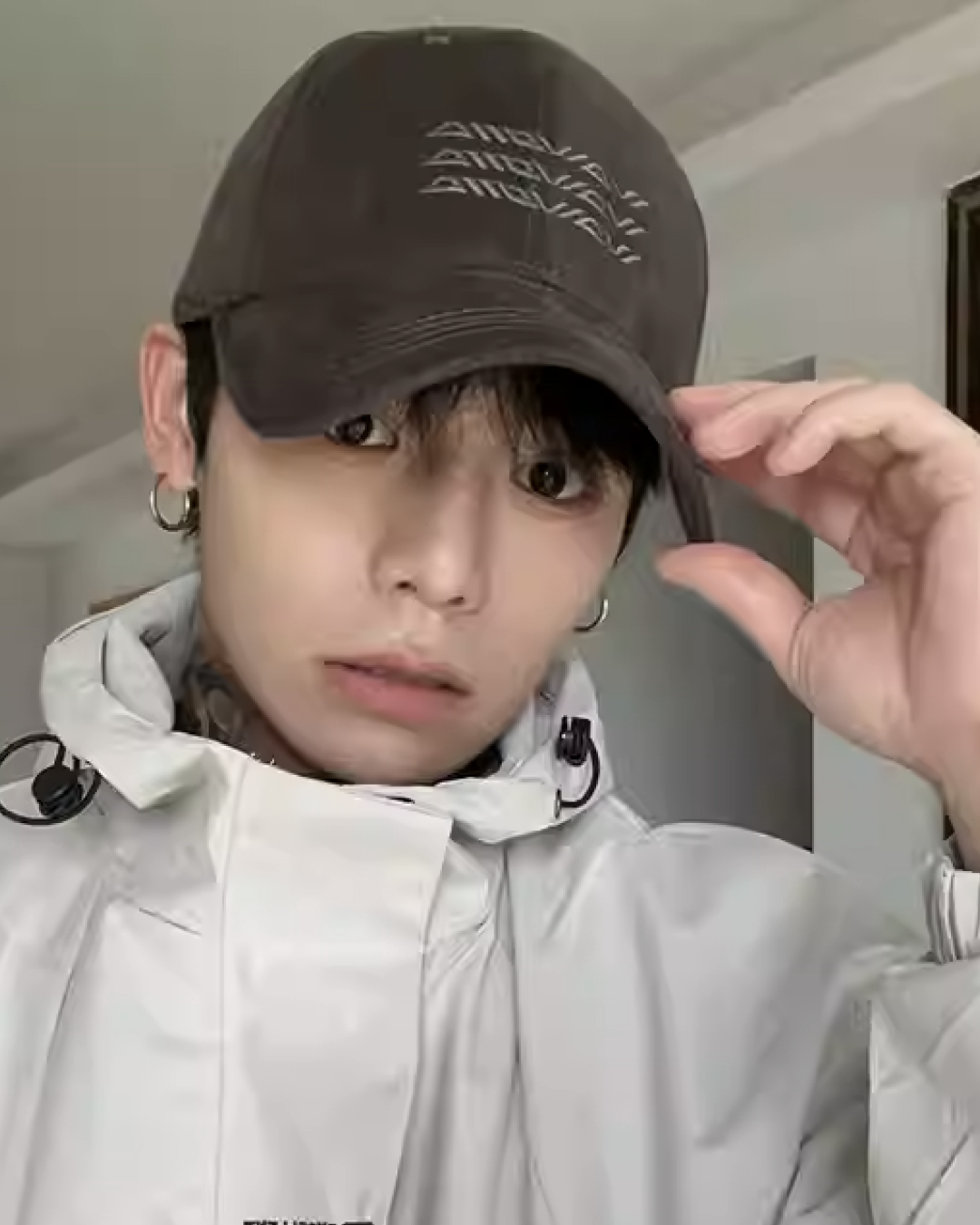 3line cap E0052