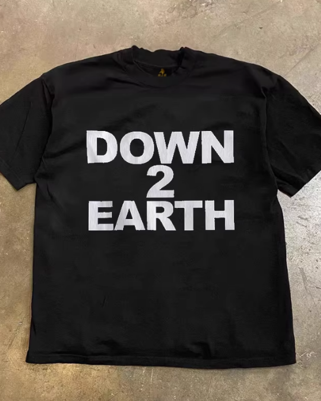 半袖デザインTシャツ（ダウン・トゥ・アース）E01102